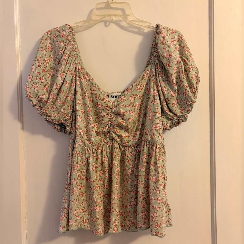 Arula Floral Puff Sleeve Top